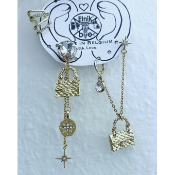 Boucles d'oreilles doré asymétrique 4 trous.