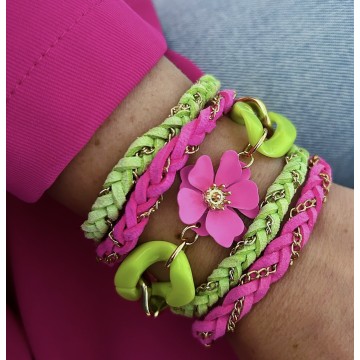 Bracelet multi-tours fuchsia et vert flash fleur doré créé à Liège.