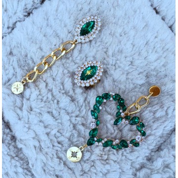 Boucles d'oreilles gold strass asymétrique coeur vert.