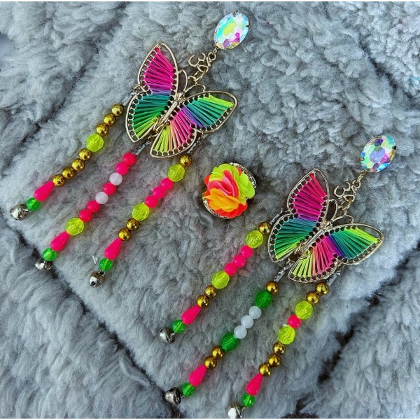 Boucles d'oreilles papillon multico. Boucles d'oreilles papillon multico.