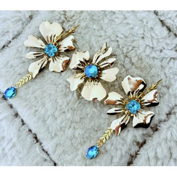 Boucles d'oreilles fleur gold.