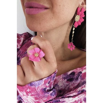 Boucles d'oreilles fleur fuchsia.