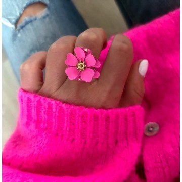 Bague réglable fleur rose flashy.