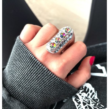 Bague réglable multi-pierres.