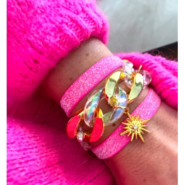 Bracelet rose et doré multi-tours.
